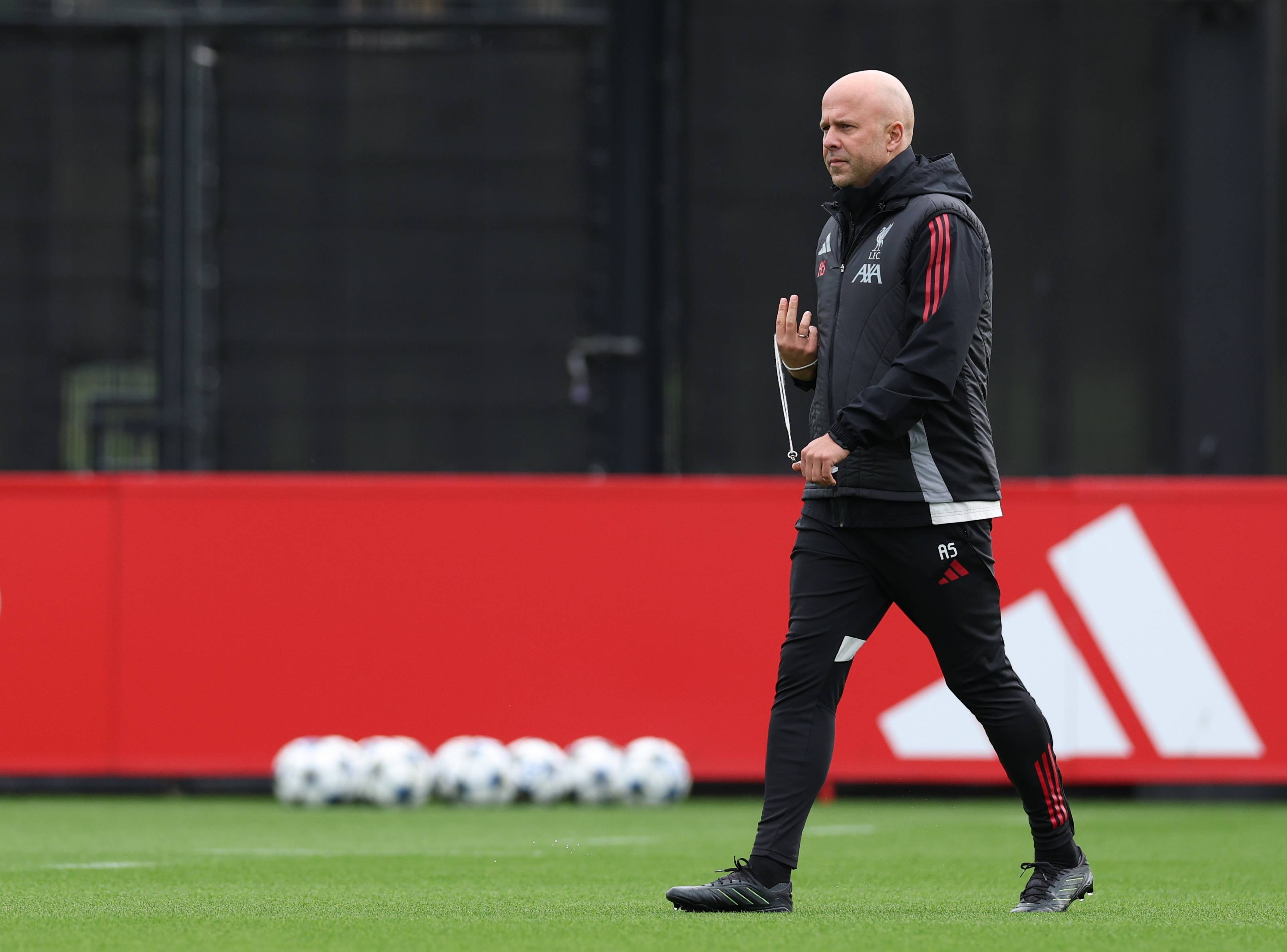 九游棋牌赛后利物浦备战CBA季后赛，刷新队史纪录细节曝光，球迷炸锅，轮换策略成焦点的简单介绍